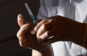 В России впервые применили отечественную вакцину против рака