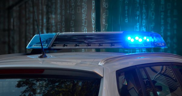 Как полиция взламывает заблокированные телефоны и извлекает данные